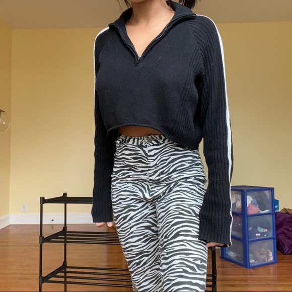 John Galt Striped Cropped Quarter Zip - Picture 3 of 3